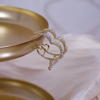 Shiny Side New Accessories Crystal Heart Stud Earrings for Women Fashion Jewelry Simple Style Zirconia Pierced Earrings
Shiny Side New Accessories Crystal Heart Stud Earrings for Women Fashion Jewelry Simple Style Zirconia Pierced Earrings