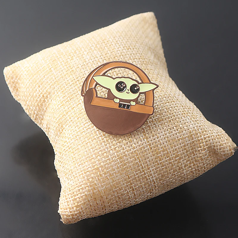 Фото Mandalorian The Child Baby Yoda Enamel Pin Brooch Movie Collections Badges Brooches Kids Backpack Clothes Decorate | Украшения и