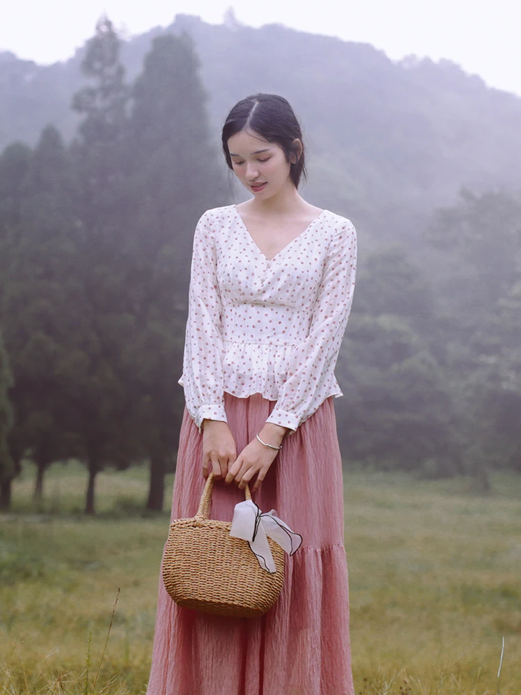 LYNETTE'S CHINOISERIE Summer Original Design Women All-match Vintage V-neck Slim Waist Chiffon White Shirts/Blouses
LYNETTE'S CHINOISERIE Summer Original Design Women All-match Vintage V-neck Slim Waist Chiffon White Shirts/Blouses