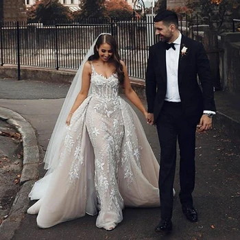 2020 Luxury Spaghetti Straps Heavy Beaded Floral Mermaid Long Wedding Dress with Removable Skirt
2020 Luxury Spaghetti Straps Heavy Beaded Floral Mermaid Long Wedding Dress with Removable Skirt