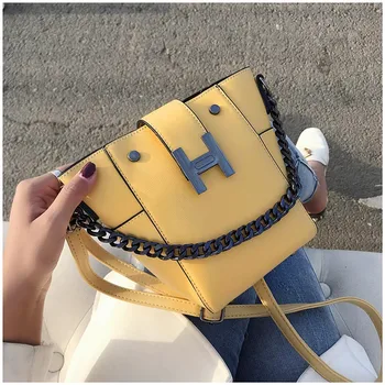 Small CK Women's Bag Summer Texture Bag 2020 New Style Net Red Bucket Bag All-match Chain Shoulder/Crossbody Bag 
Small CK Women's Bag Summer Texture Bag 2020 New Style Net Red Bucket Bag All-match Chain Shoulder/Crossbody Bag