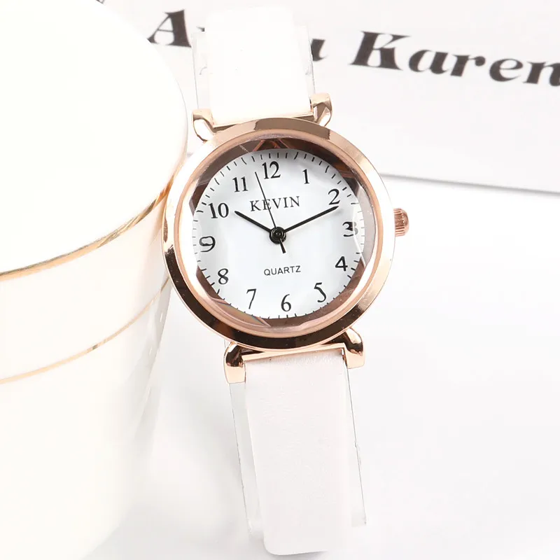Simple Small Dial Women Watch Fashion Luxury Brand Quartz Female Clock Retro Watches Vintage Leather Ladies Wristwatches
Simple Small Dial Women Watch Fashion Luxury Brand Quartz Female Clock Retro Watches Vintage Leather Ladies Wristwatches