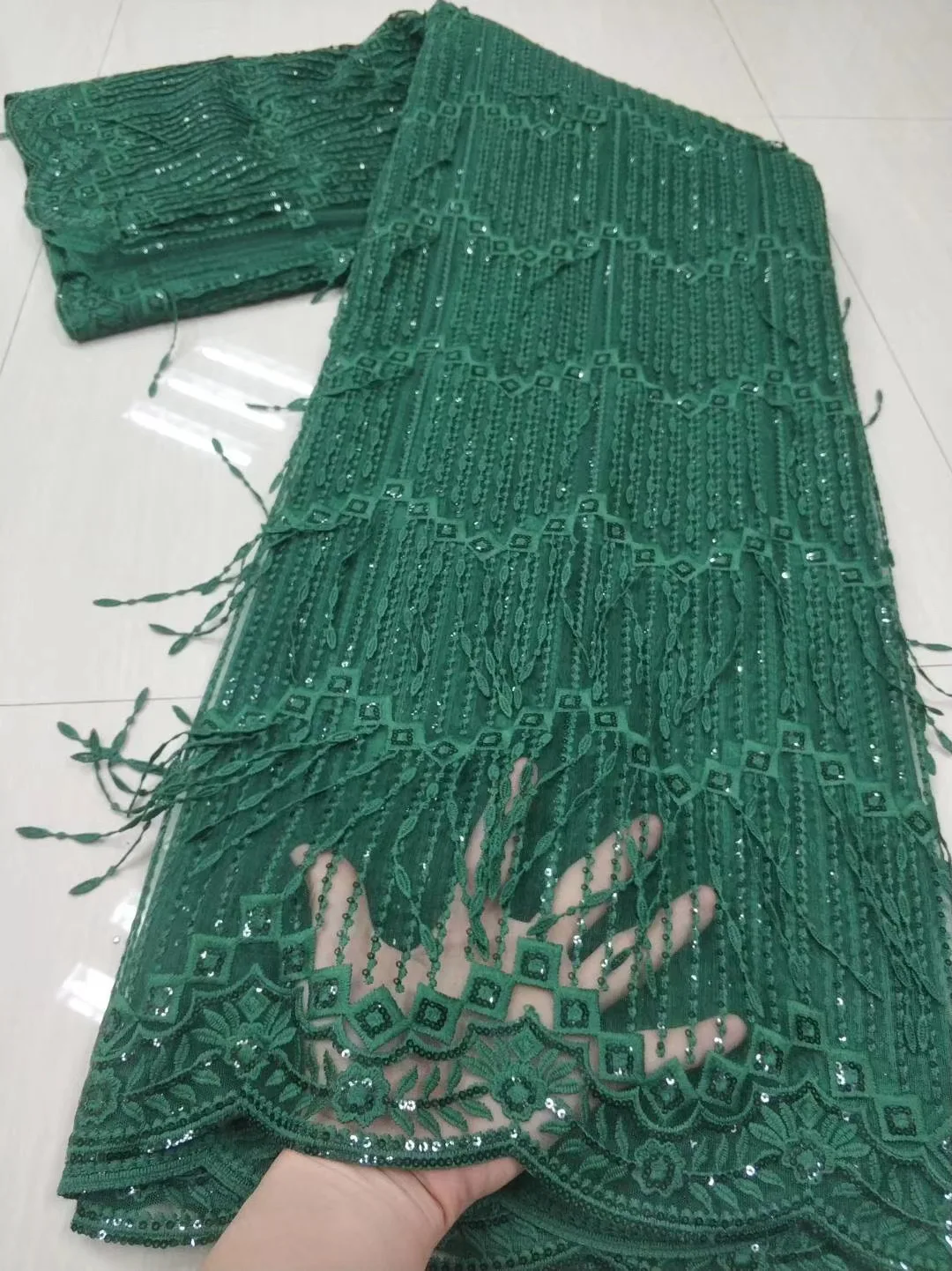 Green Latest African Lace Fabric 2021 High Quality French Embroidery Sequins Tulle Lace Fabric For Nigerian Party Dress HFM4915
Green Latest African Lace Fabric 2021 High Quality French Embroidery Sequins Tulle Lace Fabric For Nigerian Party Dress HFM4915