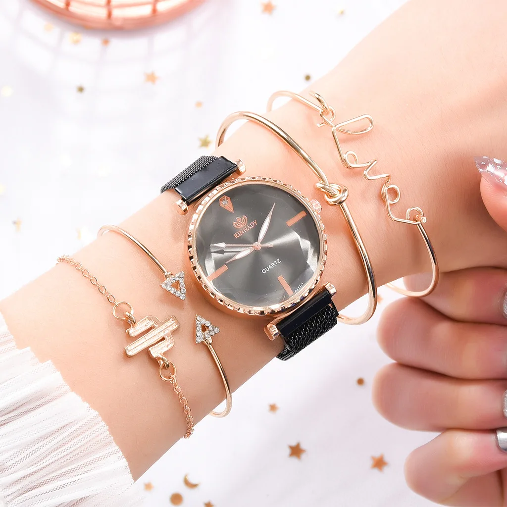 2020 New And New Women's Bracelet Free Shipping Watch Set Five-piece Alloy Strap Magnet Buckle Watch Combination Quartz Watch
2020 New And New Women's Bracelet Free Shipping Watch Set Five-piece Alloy Strap Magnet Buckle Watch Combination Quartz Watch