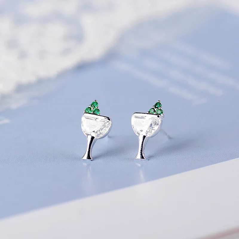 SHELA Hot Sale 925 Sterling Silver allergy free Cup Crystal Special Fashion Trendy Earrings for Women Stud Earrings Pendientes
SHELA Hot Sale 925 Sterling Silver allergy free Cup Crystal Special Fashion Trendy Earrings for Women Stud Earrings Pendientes