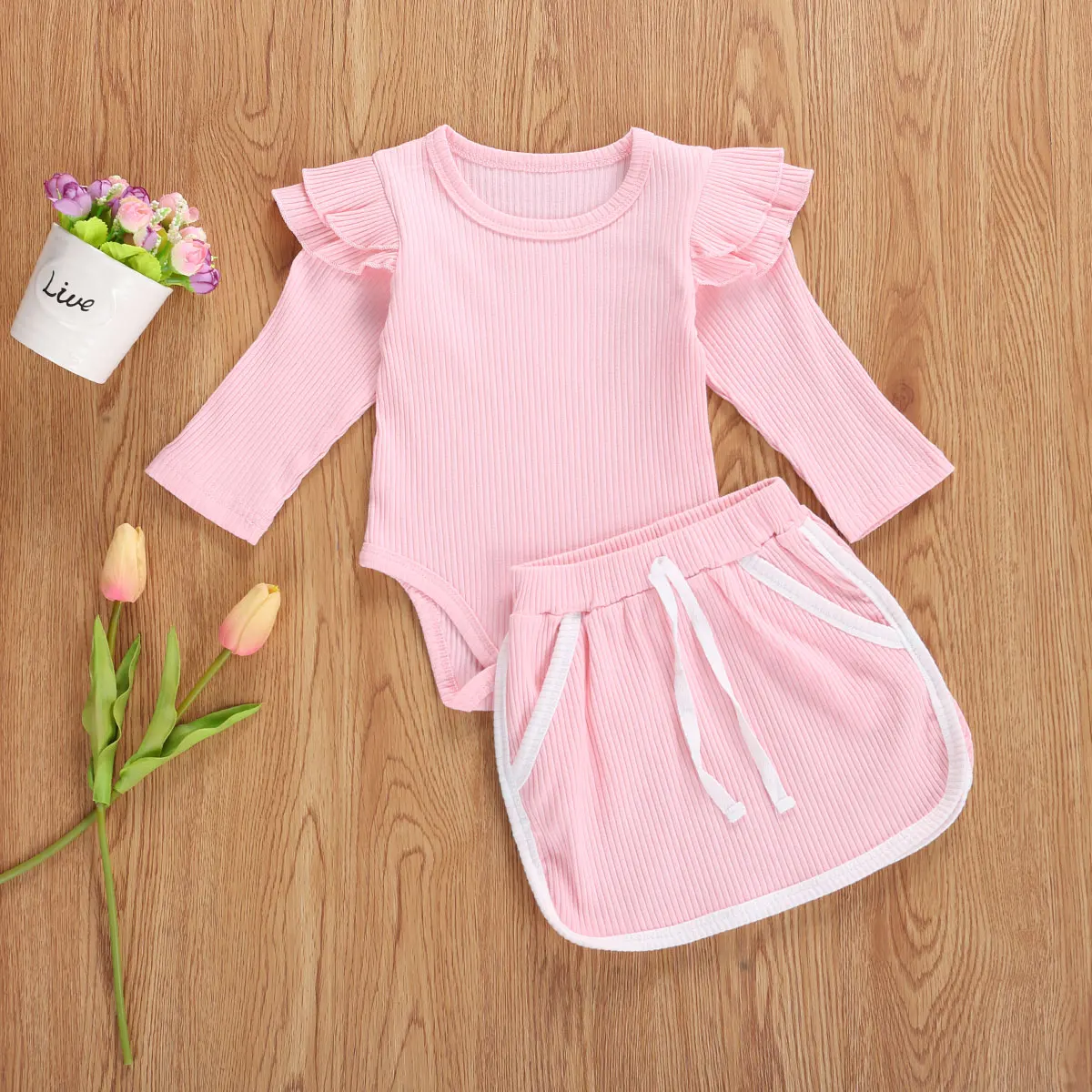 Newborn Baby Autumn Suit Ribbed O-Neck Ruffle Long-Sleeve Romper Top+Elastic Waist Mini Skirt with Pockets for Toddler Girl 0-2Y 
Newborn Baby Autumn Suit Ribbed O-Neck Ruffle Long-Sleeve Romper Top+Elastic Waist Mini Skirt with Pockets for Toddler Girl 0-2Y
