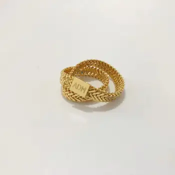 Autumn and winter new small design snake bone woven double cross Layered chain index finger ins fashion blogger retro ring
Autumn and winter new small design snake bone woven double cross Layered chain index finger ins fashion blogger retro ring
