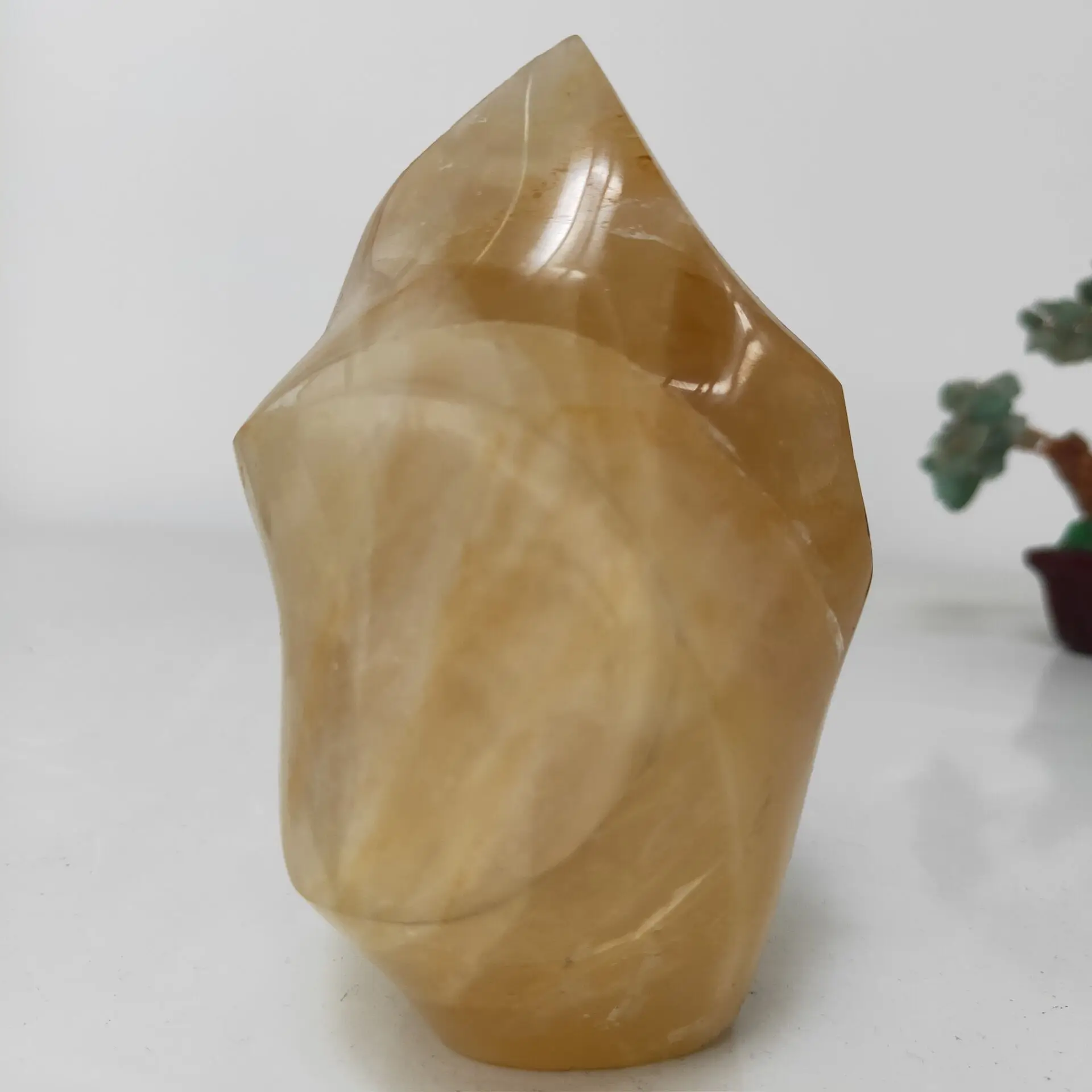 

1pcs 600-750g Mineral crystal flame natural golden quartz torch stone crystal free form healing Reiki home decor