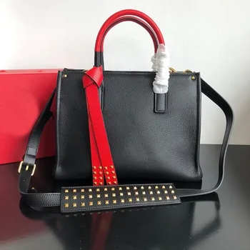 New lychee pattern 2020 first layer of leather classic rivet handbags leather shoulder slung wrist bag wild handbags
New lychee pattern 2020 first layer of leather classic rivet handbags leather shoulder slung wrist bag wild handbags