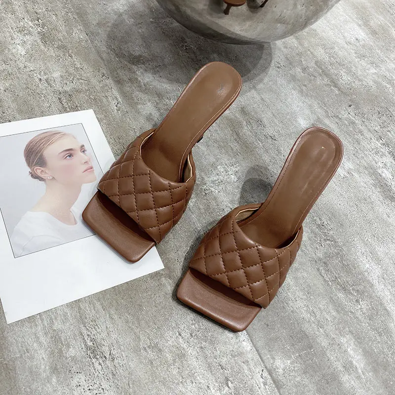 Summer Women Slippers Ladies PU Plaid Thin High Heels Ladies Slippers Female Fashion Gingham Slides Shoes Woman Mujer 2020
Summer Women Slippers Ladies PU Plaid Thin High Heels Ladies Slippers Female Fashion Gingham Slides Shoes Woman Mujer 2020