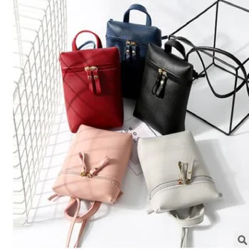 Foreign trade women's bag 2020 messenger shoulder bag trend casual mobile phone bag solid color small square bag 
Foreign trade women's bag 2020 messenger shoulder bag trend casual mobile phone bag solid color small square bag