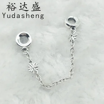 2020 Daisy Flower Safety Chain Charm Fit Original Charm
2020 Daisy Flower Safety Chain Charm Fit Original Charm