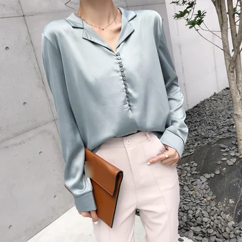 Vintage Satin Slik Blouse Shirts for Women 2020 Autumn Elegant French Style Sexy V Neck Long Sleeve Blouse Champagne Green Tops
Vintage Satin Slik Blouse Shirts for Women 2020 Autumn Elegant French Style Sexy V Neck Long Sleeve Blouse Champagne Green Tops