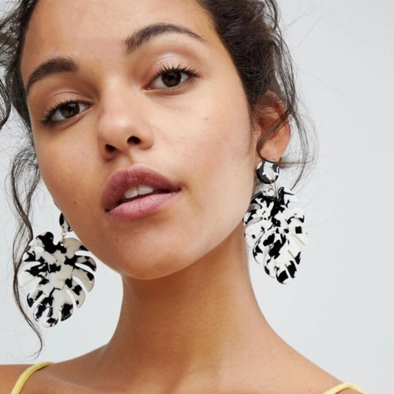 2019 Trendy Geometric Acrylic Drop Earrings For Women Boho Leaves Shape Resin Pendant Dangle Earring Statement Jewelry Wholesale
2019 Trendy Geometric Acrylic Drop Earrings For Women Boho Leaves Shape Resin Pendant Dangle Earring Statement Jewelry Wholesale