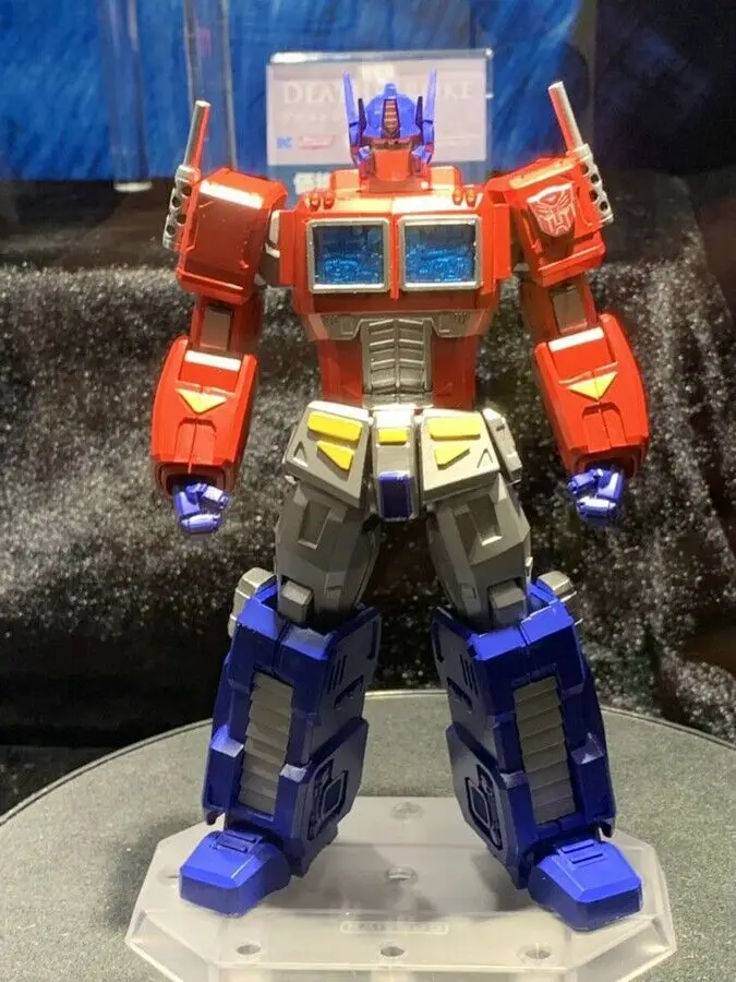 Kaiyodo Amazing Yamaguchi 014 Optimus Prime 6" Transforation Action figure Toy 
Kaiyodo Amazing Yamaguchi 014 Optimus Prime 6" Transforation Action figure Toy
