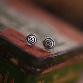 s925 retro exquisite personality round earrings 
s925 retro exquisite personality round earrings