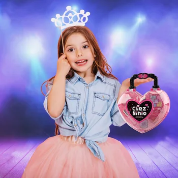 Children's makeup toys-heart-shaped handbag, water-soluble makeup cosmetics, play house toys children's makeup box
Children's makeup toys-heart-shaped handbag, water-soluble makeup cosmetics, play house toys children's makeup box
