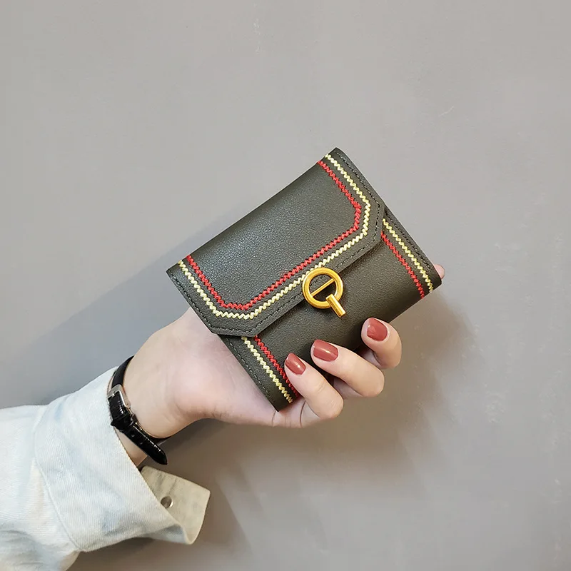 European style simple Wallet for women Metal Decoration Short Women purses Trendy Thin Small wallet Trifold 2020 Female Purse
European style simple Wallet for women Metal Decoration Short Women purses Trendy Thin Small wallet Trifold 2020 Female Purse