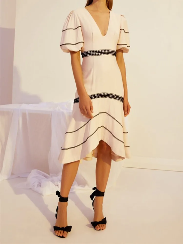 New V Neck Line Dress Women Puff Short Sleeve Solid Color Midi Dress 
New V Neck Line Dress Women Puff Short Sleeve Solid Color Midi Dress