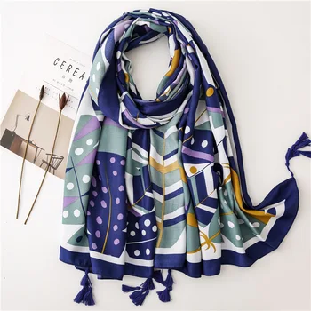 Luxury Lady cotton material scarf Autumn and winter warm New style Cotton silk scarves women's Print Sunscreen Fashion shawl
Luxury Lady cotton material scarf Autumn and winter warm New style Cotton silk scarves women's Print Sunscreen Fashion shawl