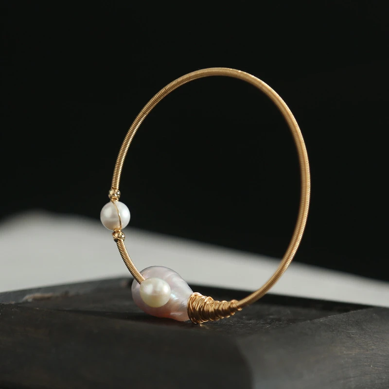 Natural Fresh Water Baroque Pearl Bangles For Women Girl Lovers' Minimalist Luxury Wedding Jewelry Gift 14K Gold Plated Bracelet 
Natural Fresh Water Baroque Pearl Bangles For Women Girl Lovers' Minimalist Luxury Wedding Jewelry Gift 14K Gold Plated Bracelet