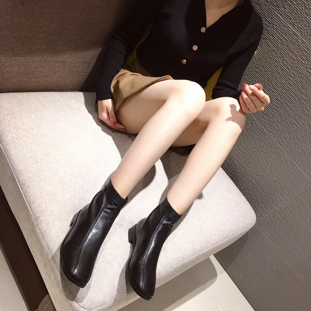 South Korea Dongdaemun 2019 Autumn New Style Ozhouzhan Square Head Comfortable Casual after Zipper Square Heel Short Boots Child
South Korea Dongdaemun 2019 Autumn New Style Ozhouzhan Square Head Comfortable Casual after Zipper Square Heel Short Boots Child