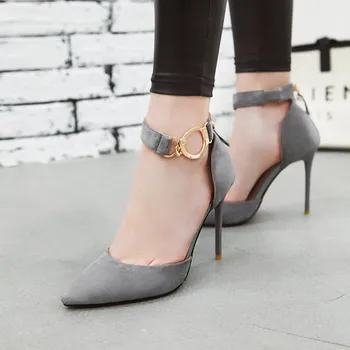 Spring and summer 2020 new style Baotou all kinds of pointy thin heel high heels women's one word buckle hollow sandals cat heel
Spring and summer 2020 new style Baotou all kinds of pointy thin heel high heels women's one word buckle hollow sandals cat heel