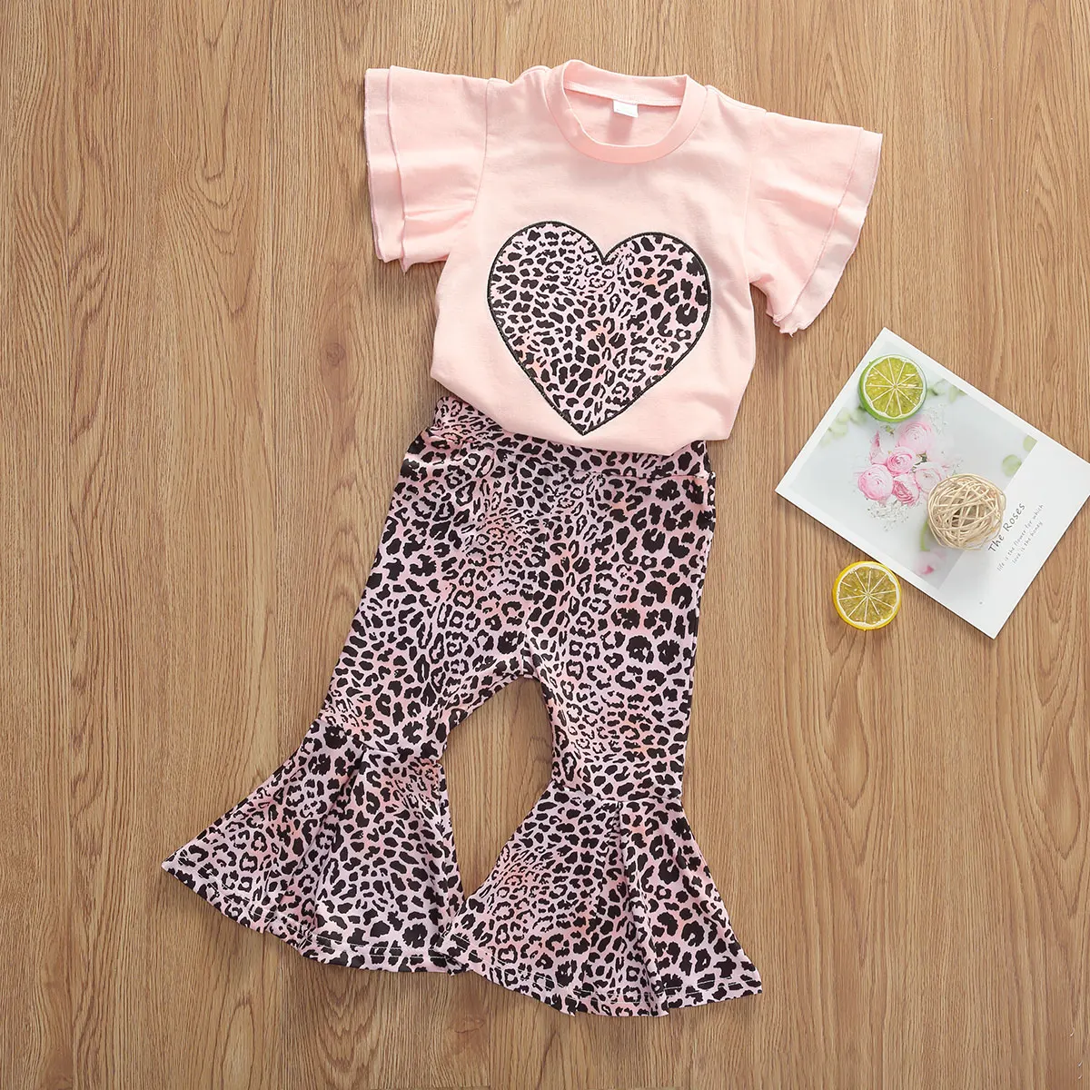 Summer Breathable Little Girls Clothes Love Short Sleeve Top Leopard Print Flared Pants 2Pcs Outfit Set 
Summer Breathable Little Girls Clothes Love Short Sleeve Top Leopard Print Flared Pants 2Pcs Outfit Set