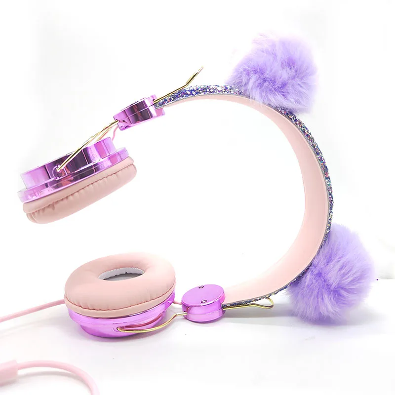 Fones de ouvido com microfone Pom Pom - Frete Grátis Fones de ouvido com microfone Pom Pom - Frete Grátis