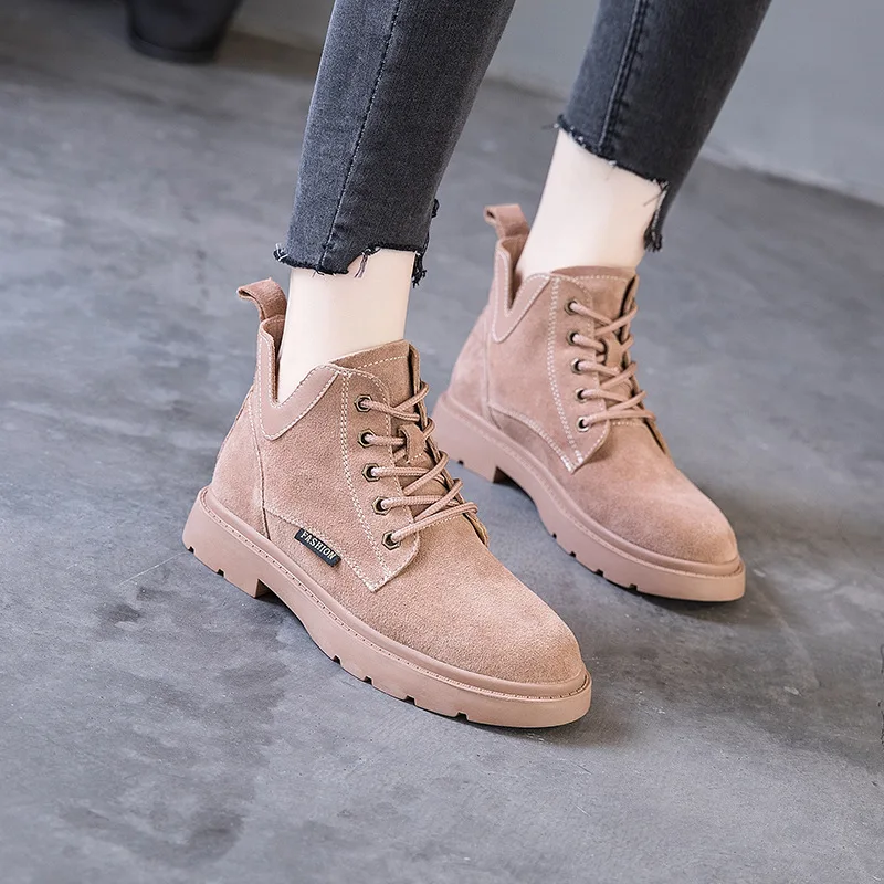 2019 New Style Martin Boots Women's V Mouth Meat Leather Short Boots Summer Flat Spring And Autumn Black And White with Pattern
2019 New Style Martin Boots Women's V Mouth Meat Leather Short Boots Summer Flat Spring And Autumn Black And White with Pattern