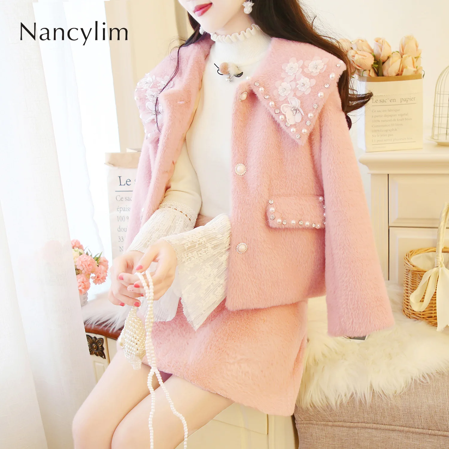 New Small Breeze Studded Nail Bead Doll Collar Mink Velvet Short Coat and Skirt Two-piece Suit Womens Autumn and Winter 2019
New Small Breeze Studded Nail Bead Doll Collar Mink Velvet Short Coat and Skirt Two-piece Suit Womens Autumn and Winter 2019