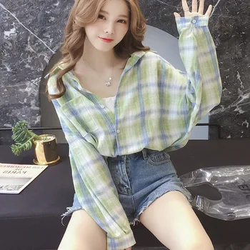 Blouse Women Vintage Plaid Lapel Loose Shirt Single-breasted Long Sleeve Elegant Blouse Sunscreen Office Lady Korean Style Tops 
Blouse Women Vintage Plaid Lapel Loose Shirt Single-breasted Long Sleeve Elegant Blouse Sunscreen Office Lady Korean Style Tops