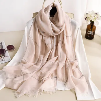 2020 spring autumn new thickening warm Plaid women's scarf air conditioning room thick shawl European fashion stripe Plaid Scarf
2020 spring autumn new thickening warm Plaid women's scarf air conditioning room thick shawl European fashion stripe Plaid Scarf