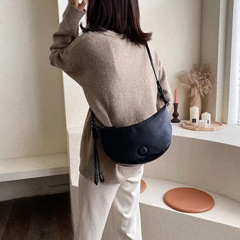 PU Leather Crossbody Bags for Women 2019 Half Moon Retro Shoulder Messenger Bag Lady Phone Handbags and Purses Banana Bags
PU Leather Crossbody Bags for Women 2019 Half Moon Retro Shoulder Messenger Bag Lady Phone Handbags and Purses Banana Bags