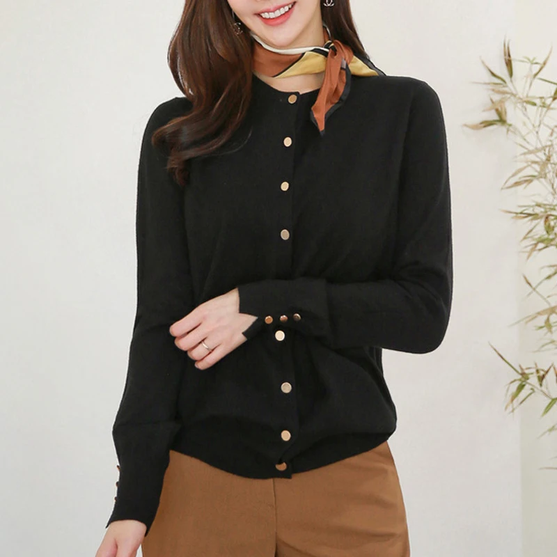 Korean Style 2021 Fashion Button Chic Brief Spring Basic New Knitted Women Long Sleeve Crew Neck Cardigans Split Sweaters New
Korean Style 2021 Fashion Button Chic Brief Spring Basic New Knitted Women Long Sleeve Crew Neck Cardigans Split Sweaters New