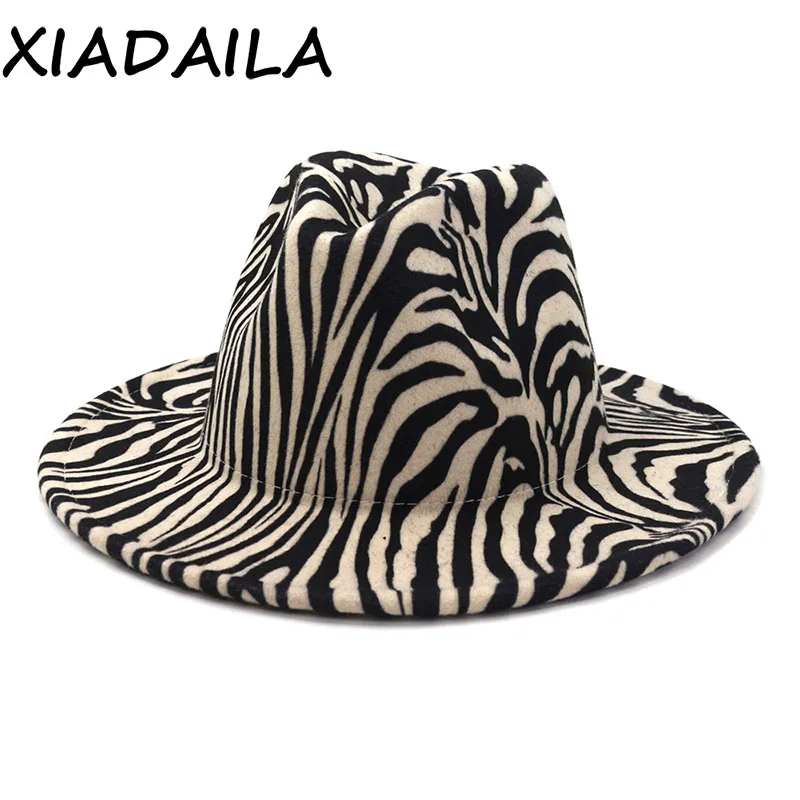 Simple Unisex Flat Brim Wool Felt Jazz Fedora Hats Men Women Leopard Grain Leather Band Decor Trilby Panama Formal Hats
Simple Unisex Flat Brim Wool Felt Jazz Fedora Hats Men Women Leopard Grain Leather Band Decor Trilby Panama Formal Hats