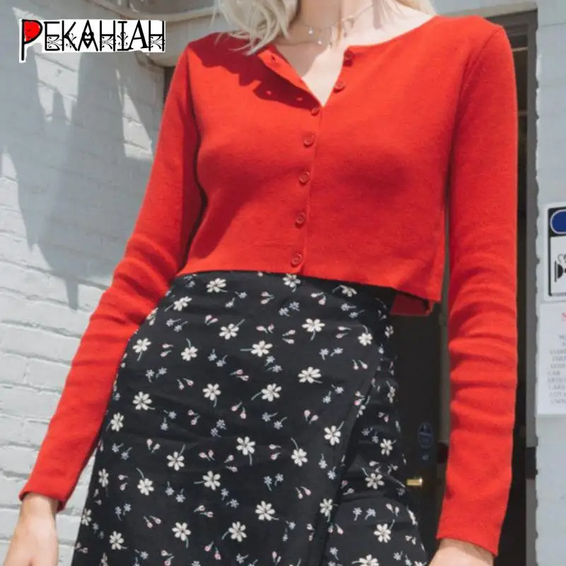 2019 Spring Knitted White Black Cardigan Women Button Up O Neck Korean Button Cute Kwaii Crop Sweater Knitting Top Streetwear
2019 Spring Knitted White Black Cardigan Women Button Up O Neck Korean Button Cute Kwaii Crop Sweater Knitting Top Streetwear