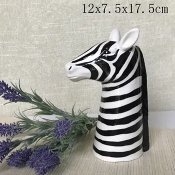 Nordic Zebra Trojan Horse Head Vase Creative Ceramics Flower Insert Art Vase Home Decorative Animal Head Shape Vase A617
Nordic Zebra Trojan Horse Head Vase Creative Ceramics Flower Insert Art Vase Home Decorative Animal Head Shape Vase A617