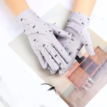 Sunscreen UV protection gloves etiquette solid color gloves driving gloves bow print thin elastic ladies gloves summer thin soft
Sunscreen UV protection gloves etiquette solid color gloves driving gloves bow print thin elastic ladies gloves summer thin soft