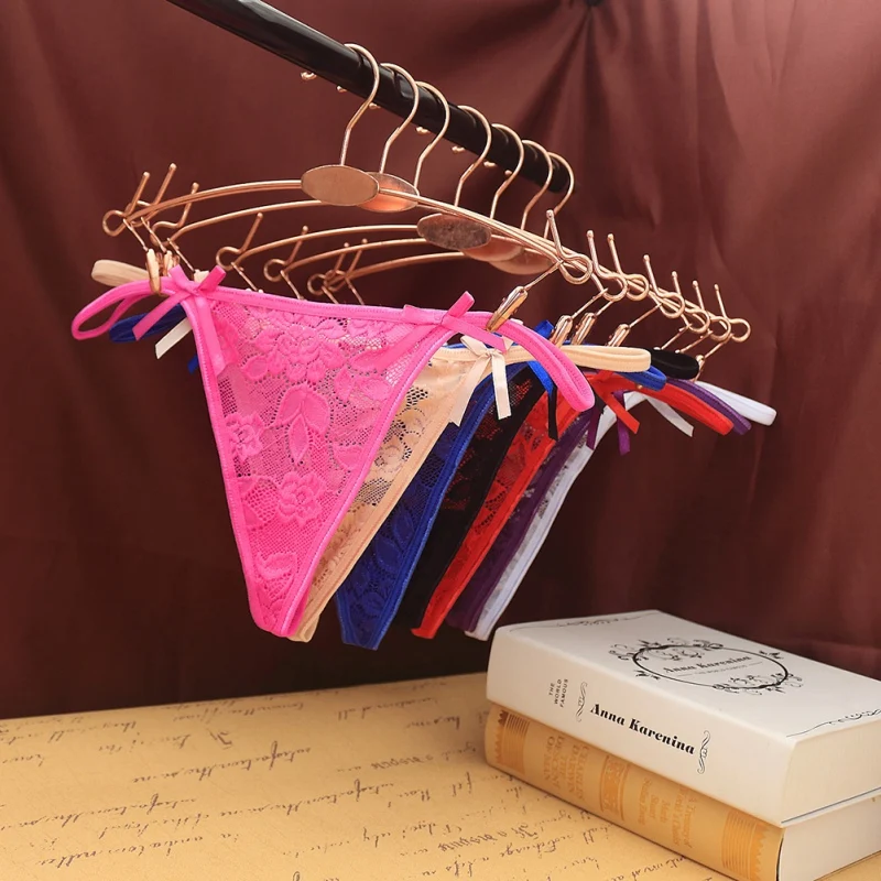 Lace Fun Panties Lady Temptation Perspective Thong Panties Female Low Waist Sexy Beautiful Buttocks G-String
Lace Fun Panties Lady Temptation Perspective Thong Panties Female Low Waist Sexy Beautiful Buttocks G-String