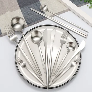 4Pcs/Set Silver Cutlery Set Flatware Set Matt 304 Stainless Steel Dinnerware Set Portuguese Style Knife Fork Spoon Dinner Set
4Pcs/Set Silver Cutlery Set Flatware Set Matt 304 Stainless Steel Dinnerware Set Portuguese Style Knife Fork Spoon Dinner Set