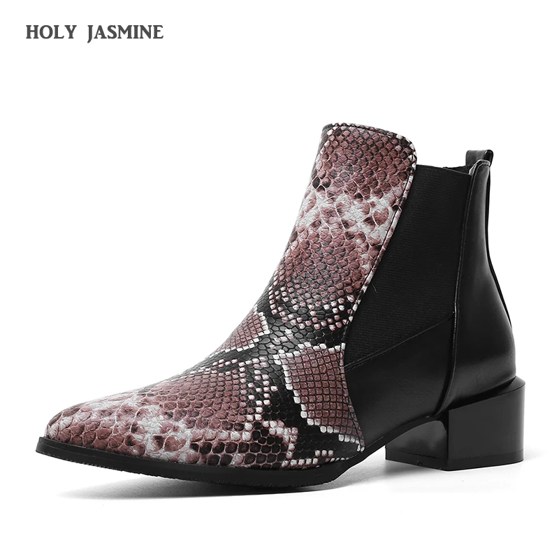2019 Autumn New Chunky Heels Women Ankle Boots British Style Serpentine Pattern Botas Mujer Western Boots Combat Boots for Women
2019 Autumn New Chunky Heels Women Ankle Boots British Style Serpentine Pattern Botas Mujer Western Boots Combat Boots for Women