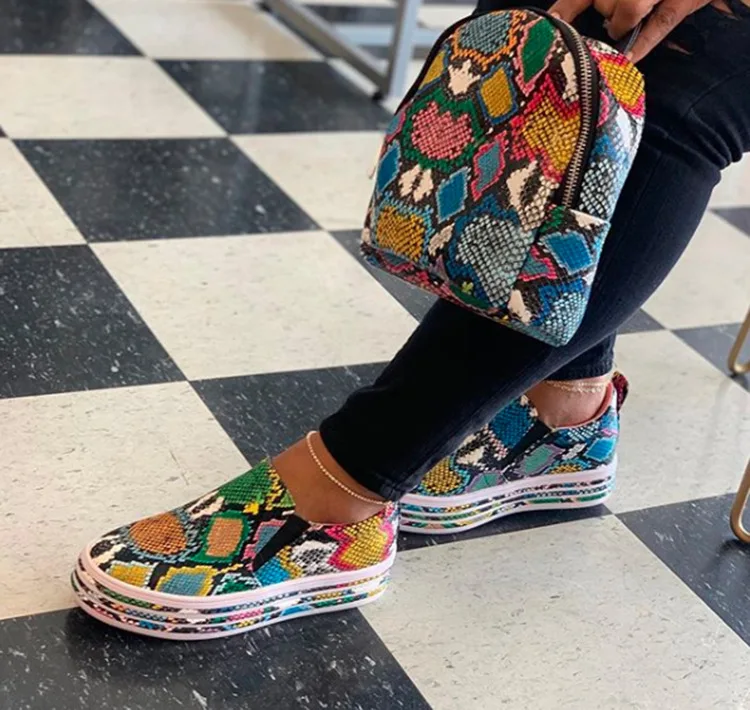 Size 35-43 Shoes Women Autumn Vulcanized Shoes Leather Fabric Fashion Breathable Ladies Casual Sneakers Low-top Comfort Footwear
Size 35-43 Shoes Women Autumn Vulcanized Shoes Leather Fabric Fashion Breathable Ladies Casual Sneakers Low-top Comfort Footwear