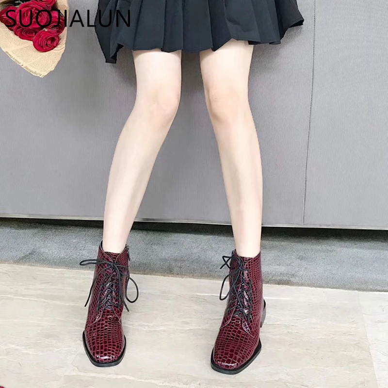 SUOJIALUN 2019 Women Autumn Ankle Boots Solid Zipper Vintage Short Boots Fashion Crocodile Skin Woman Martin Boots Flat Shoes
SUOJIALUN 2019 Women Autumn Ankle Boots Solid Zipper Vintage Short Boots Fashion Crocodile Skin Woman Martin Boots Flat Shoes