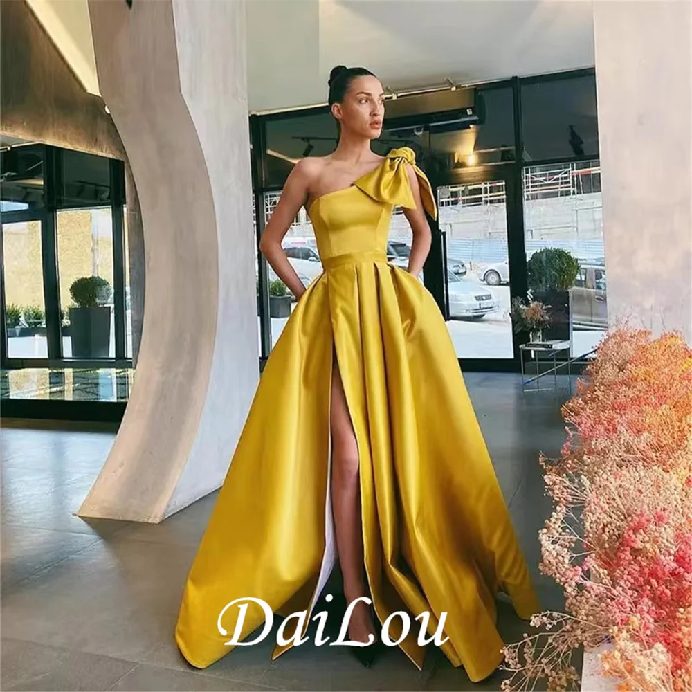 Винтажная пикантная одежда А-силуэта для вечеринки, официальное вечернее платье на одно плечо, без рукавов, с коротким шлейфом, атласное со складками и бантом 
Винтажная пикантная одежда А-силуэта для вечеринки, официальное вечернее платье на одно плечо, без рукавов, с коротким шлейфом, атласное со складками и бантом