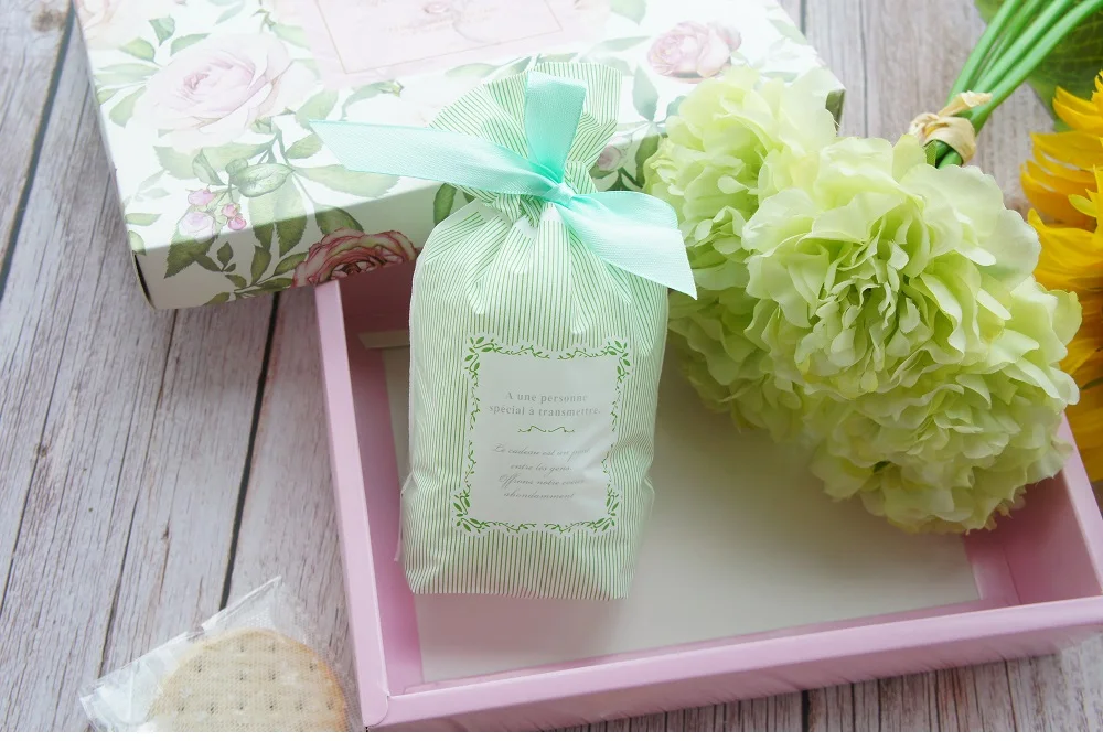 Description Picture 5 of item12*17cm 10pcs Small flower leave heart Bag with Ribbon Cookie Snacks Gift Packaging Party Birthday Wedding Favor Decoration