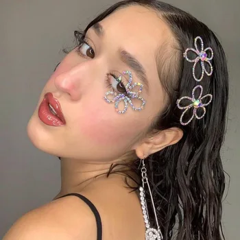 Goth Punk Igirl Crystal Flower Shape Hair Clip Pin Women Street Fashion Girl Shiny Rhinestone Hair Clip Jewelry Accessories
Goth Punk Igirl Crystal Flower Shape Hair Clip Pin Women Street Fashion Girl Shiny Rhinestone Hair Clip Jewelry Accessories