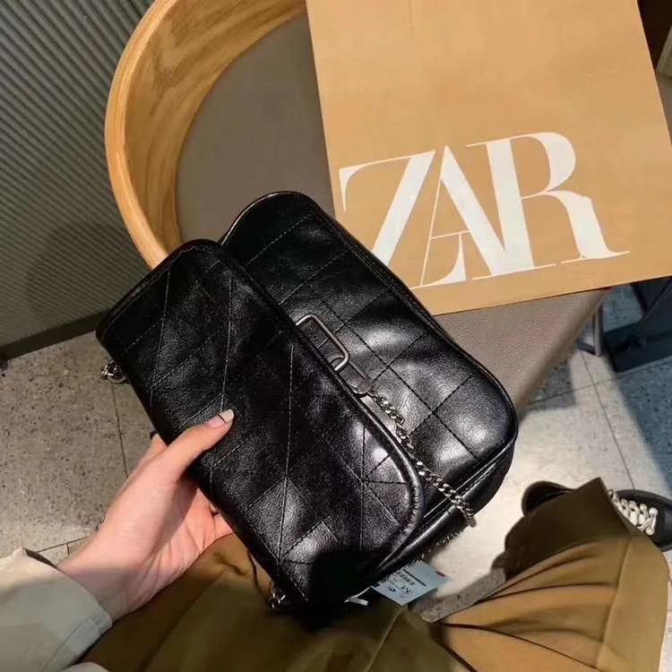 Female bag 2020 autumn new solid color versatile fashion soft texture three-dimensional chain portable diagonal shoulder bag
Female bag 2020 autumn new solid color versatile fashion soft texture three-dimensional chain portable diagonal shoulder bag