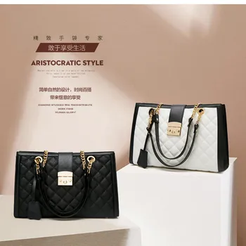 2020 Female Fashion Large Capacity Chain Shoulder Bag Quilted Leather Plaid Handbags for Women Big Tassel Purse Black White 35cm
2020 Female Fashion Large Capacity Chain Shoulder Bag Quilted Leather Plaid Handbags for Women Big Tassel Purse Black White 35cm