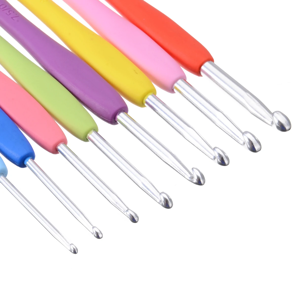 8 PCS Sweater Sewing Needles Aluminum Crochet Hook Knitting Needles with Colorful Soft Handle Kit 2.5/3/3.5/4/4.5/5/5.5/6 mm
